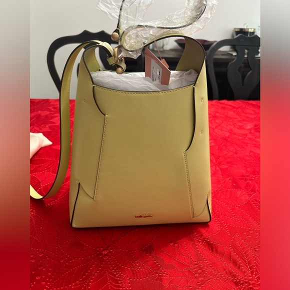 Cult Gaia Simona is a sculptural shoulder bag in Lemon Sorbet hues. BRAND NEW - Picture 3 of 7